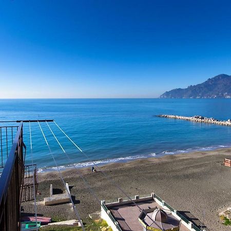 On The Beach Sea-View&Kitchen In Room Salerno Dış mekan fotoğraf