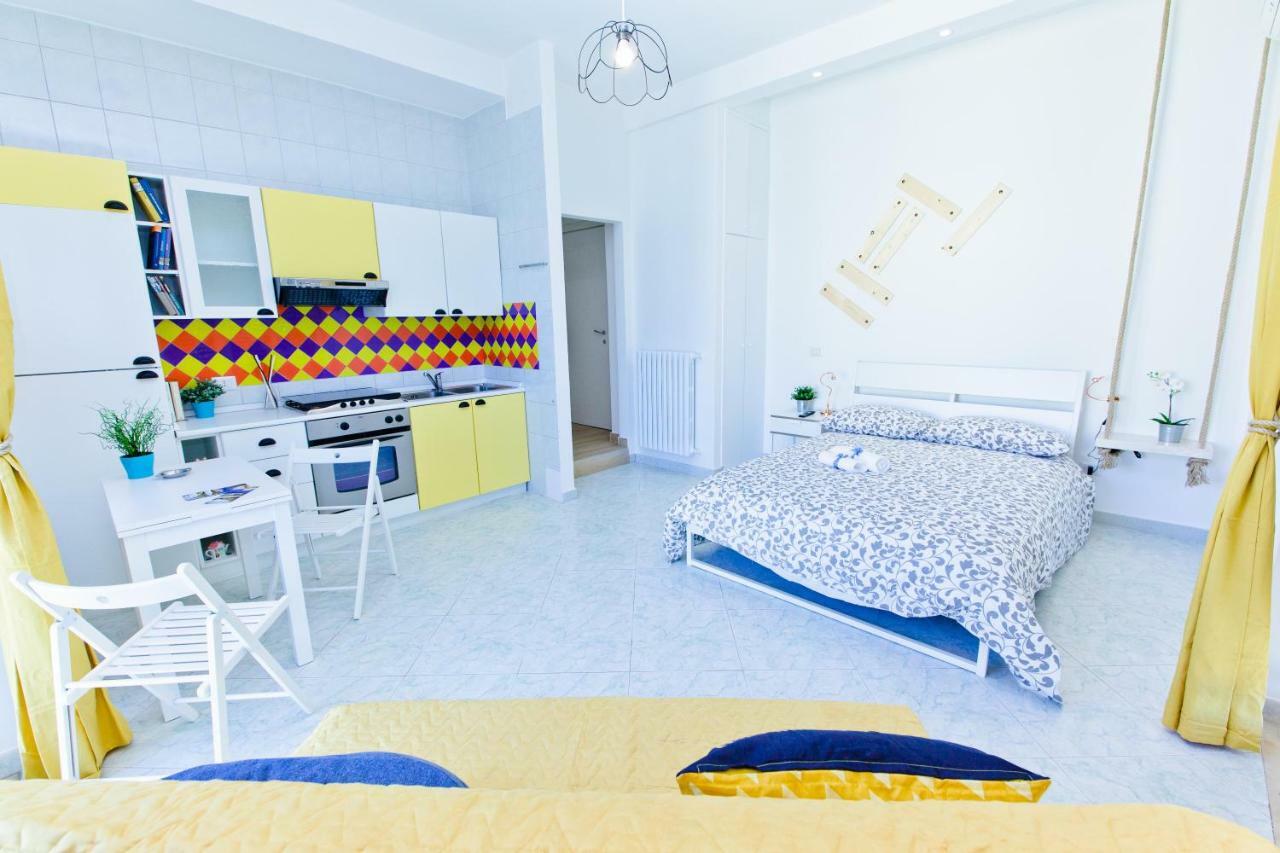 On The Beach Sea-View&Kitchen In Room Salerno Dış mekan fotoğraf