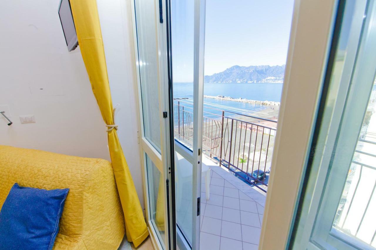 On The Beach Sea-View&Kitchen In Room Salerno Dış mekan fotoğraf