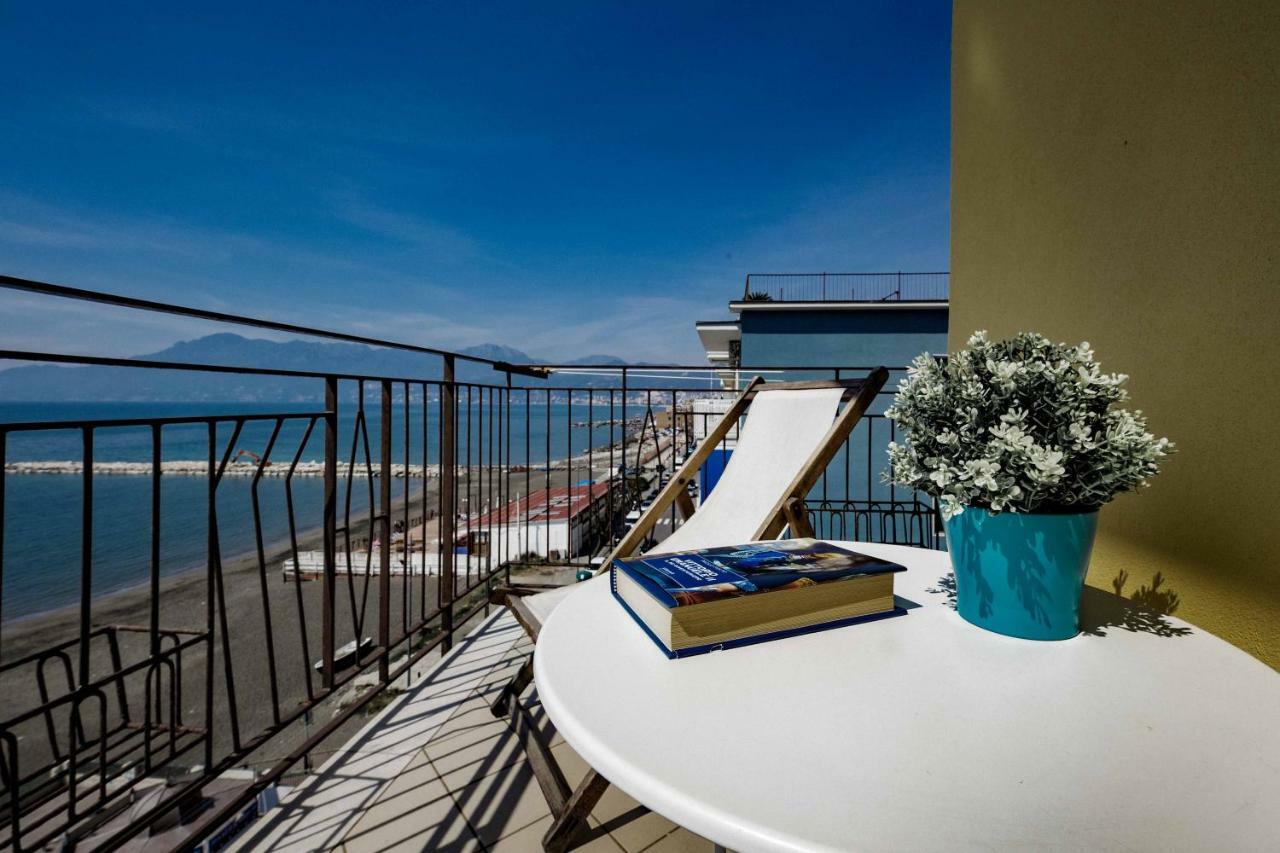 On The Beach Sea-View&Kitchen In Room Salerno Dış mekan fotoğraf