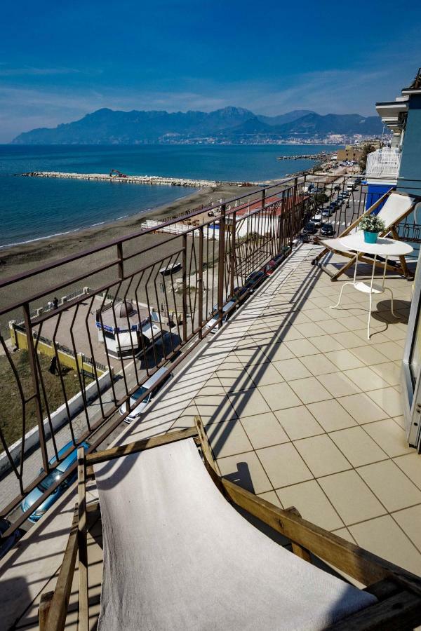 On The Beach Sea-View&Kitchen In Room Salerno Dış mekan fotoğraf