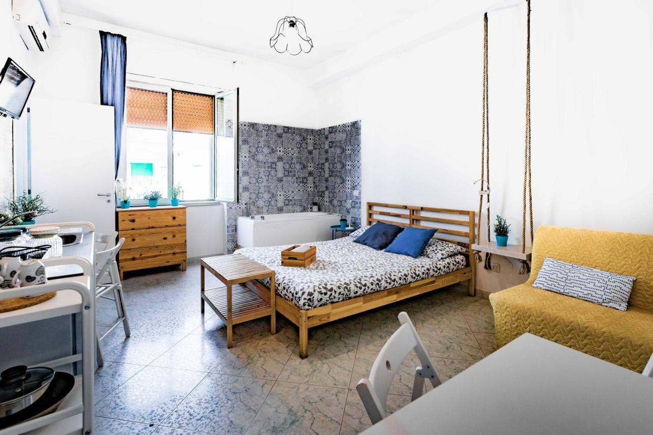 On The Beach Sea-View&Kitchen In Room Salerno Dış mekan fotoğraf